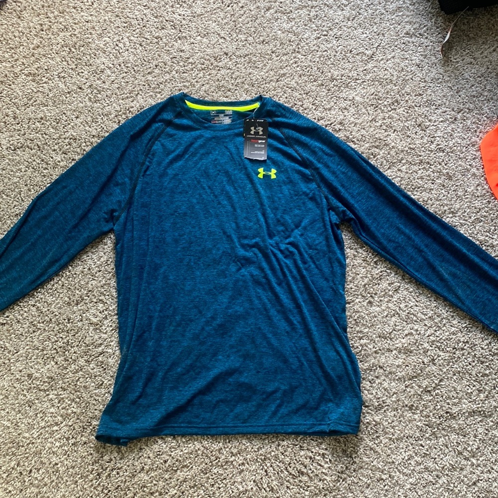 New under armour long sleeve
